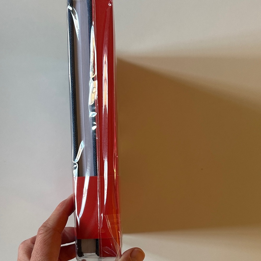 Marvel Captain America Shield Journal Set - Blue and Red - Picture 4 of 7